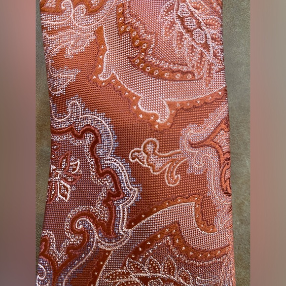 Calibrate 100% Silk Orange Patterned Tie - Picture 5 of 5